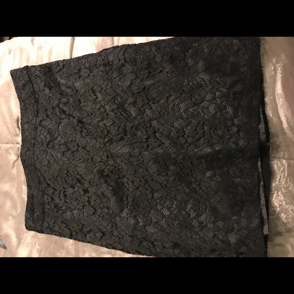 Lace skirt